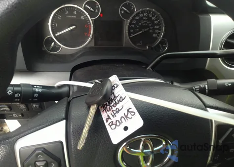 2017 Toyota Tundra Sr5 5.7L V8 from USA, damaged, VIN 5TFDW5F18HX633796